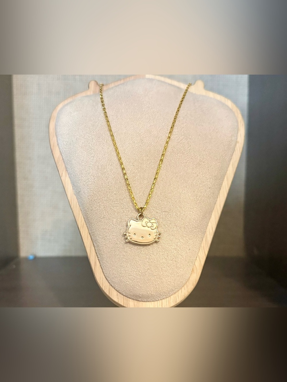$28.00- 14K/.925 Gold Necklace with Gold-tone Hello Kitty Pendant